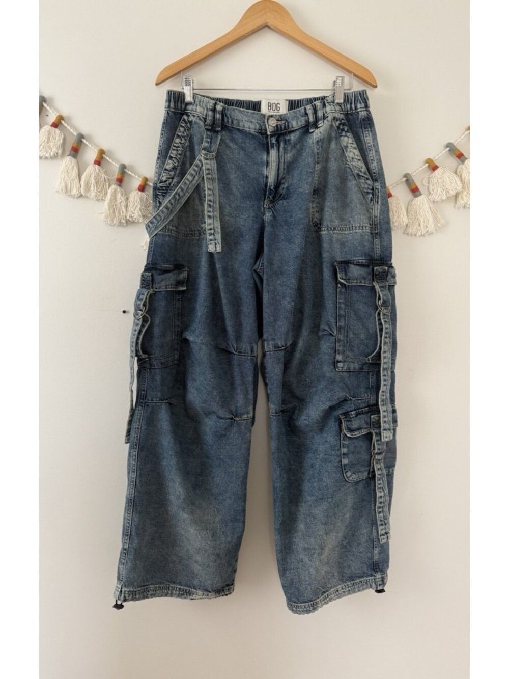 UO BDG Strappy Balloon Leg Cargo Mid Rise Rigid Denim Baggy Y2K Size 30